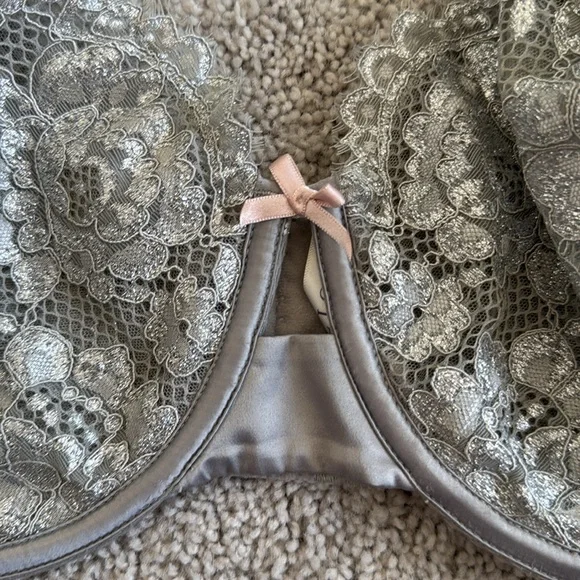 CACIQUE Silver Lace Unlined Balconette Bra - Size 40F - Picture 4 of 7